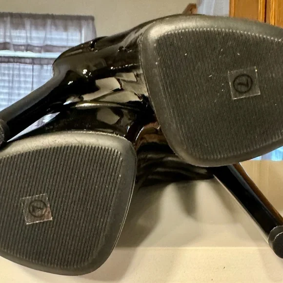 Black Patent Leather Platform Boots - Picture 2 of 5